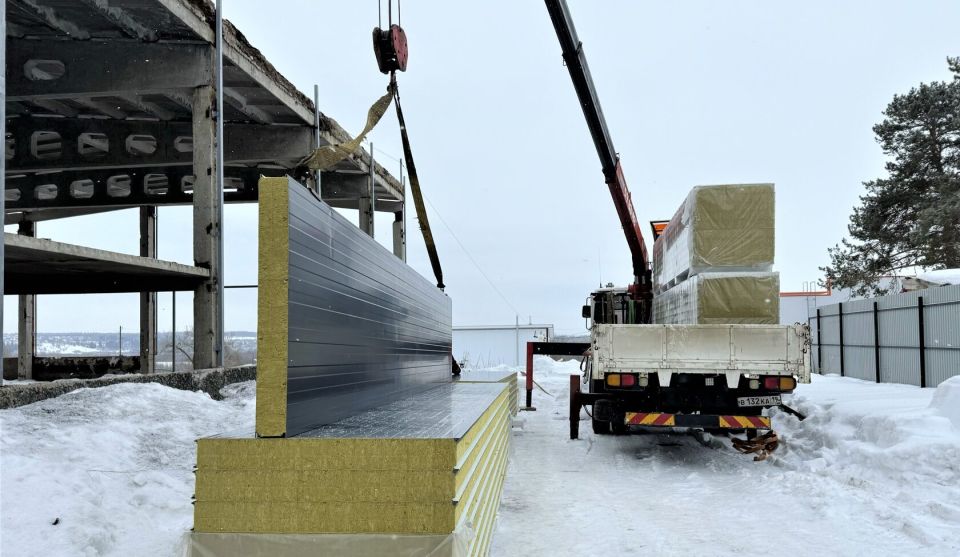 Монтаж сэндвич панелей